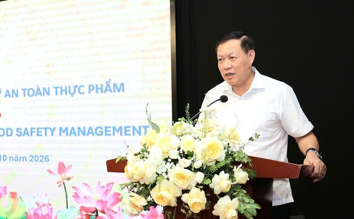 Thứ trưởng Bộ Y tế Đỗ Xuân Tuyên phát biểu chỉ đạo tại hội thảo. Ảnh: Trần Minh