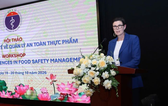 TS Angela Pratt - Trưởng đại diện WHO tại Việt Nam phát biểu. Ảnh: Trần Minh