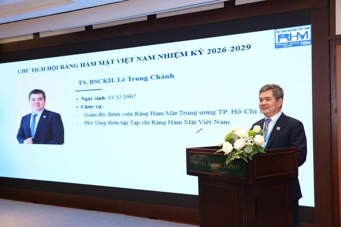 TS.BSCKII Lê Trung Chánh, Giám đốc Bệnh viện Răng Hàm Mặt trung ương TP. HCM - tân Chủ tịch Hội Răng Hàm Mặt Việt Nam nhiệm kỳ 2026-2029 phát biểu. Ảnh: HM