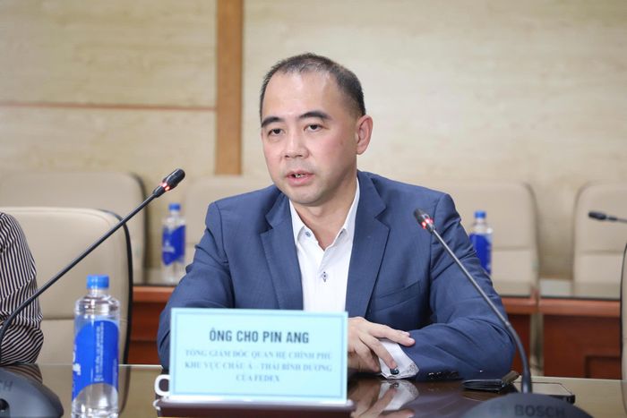 Ông Cho Pin Ang, Tổng Giám đốc Quan hệ Chính phủ khu vực Châu Á - Thái Bình Dương, đại diện đoàn công tác cấp cao Tập đoàn FedEx phát biểu. Ảnh: Trần Minh