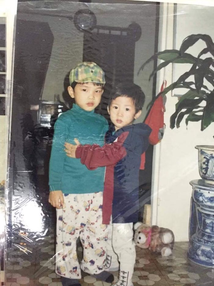  Bức ảnh An Trương và K.O chụp chung hồi nhỏ do K.O đăng trên mạng xã hội. Ảnh: @ko.nts.uni5 
