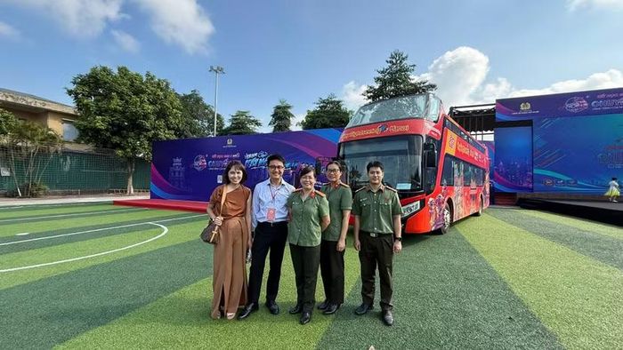Chuyến xe buýt 2 tầng đặc biệt đã sẵn sàng...