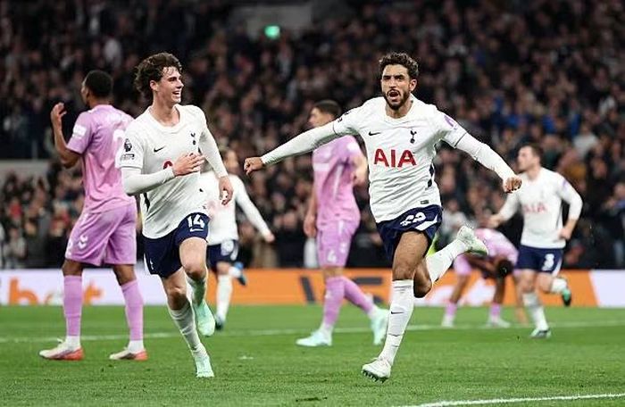 Sau quãng thời gian thi đấu thất vọng, Tottenham cũng biết mùi chiến thắng (Ảnh: Getty Images)