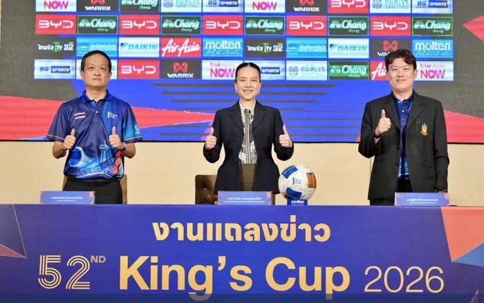 Đội tuyển Thái Lan đang khát danh hiệu trong nhiệm kỳ của Chủ tịch Liên đoàn bóng đá Thái Lan Nualphan Lamsam (Ảnh: Changsuek)