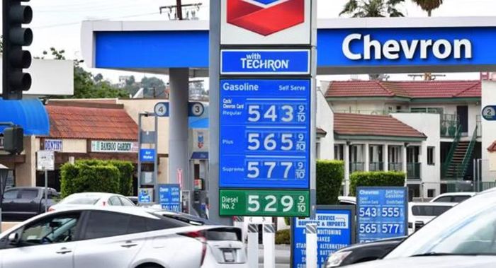Khi giá nhiên liệu tăng, chi phí vận chuyển và sản xuất có thể tăng theo, cuối cùng gây sức ép lên doanh nghiệp và người tiêu dùng.