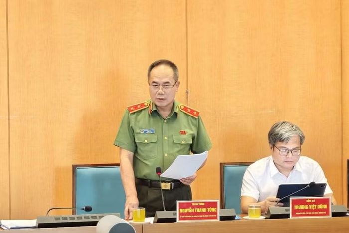 Trung tướng Nguyễn Thanh Tùng, Ủy viên Ban Thường vụ Thành ủy, Bí thư Đảng ủy, Giám đốc CATP Hà Nội phát biểu tại hội nghị