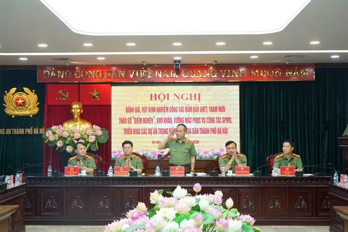 Trung tướng Nguyễn Thanh Tùng, Ủy viên Ban Thường vụ Thành ủy, Bí thư Đảng ủy, Giám đốc CATP chủ trì Hội nghị.