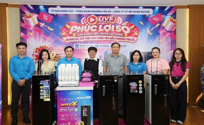 Việc chuyển đổi số đưa hoạt động Công đoàn đến gần hơn với người lao động. Ảnh: N.P