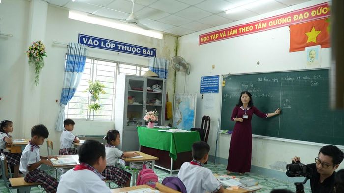 Một giờ học của cô và trò tỉnh Tây Ninh. Ảnh: Văn Hiền
