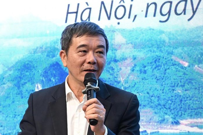Giáo sư Nguyễn Quốc Dũng, Chủ tịch Hội Đập lớn và Phát triển nguồn nước Việt Nam đề xuất ứng dụng trí tuệ nhân tạo vào giám sát, dự báo, điều hành hồ chứa. Ảnh: NN