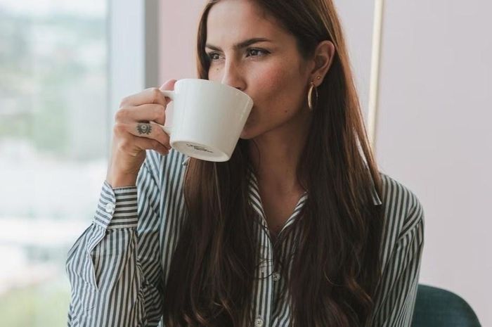  Uống cà phê là thói quen hàng ngày của nhiều người trên toàn thế giới. Ảnh: Pexels. 