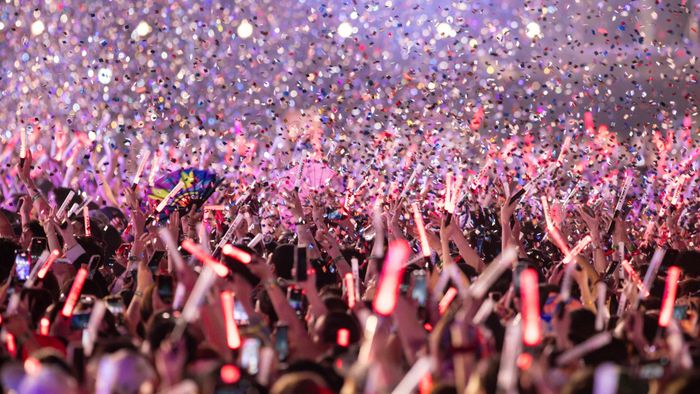  Hai đêm concert đã vội vã đi qua. Một hành trình đẹp đẽ vừa khép lại. Tôi đã mang toàn bộ những kỷ niệm ở chương trình, concert vào góc nhỏ trong trái tim mình và không còn gì nuối tiếc nữa. Tôi nghĩ rằng các anh tài, hàng vạn khán giả đều đã có một mùa hè rất rực rỡ, một hành trình tuyệt vời và trải nghiệm trọn vẹn mọi thứ. Và lời cuối "Anh tên là gì nhở/Quách Văn Thơm". Tạm biệt và hẹn gặp lại. 
