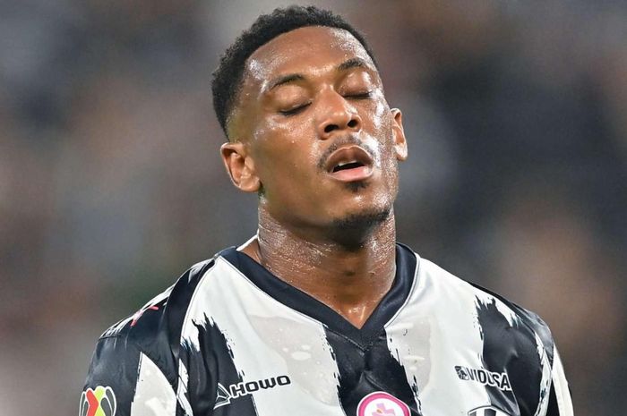  Martial gây thất vọng tại Monterrey. 