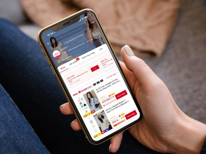  Sau 9 năm, gian hàng trên Shopee của OLV giờ đây có hơn 240.000 lượt theo dõi. 