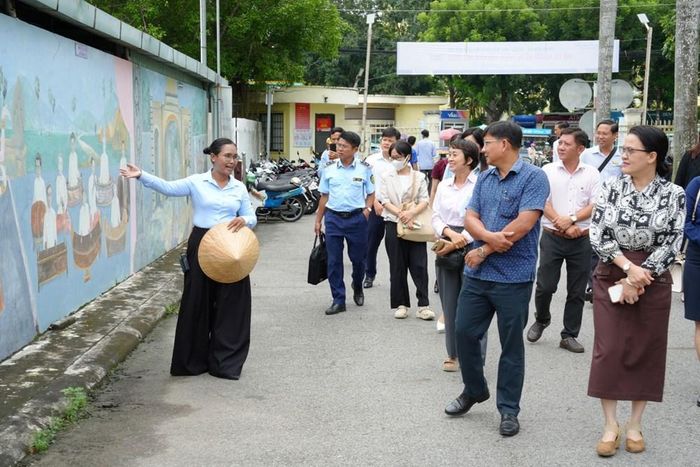 Đoàn công tác của các sở, ngành tỉnh Vĩnh Long khảo sát, thẩm định điểm du lịch ở Đại học Trà Vinh