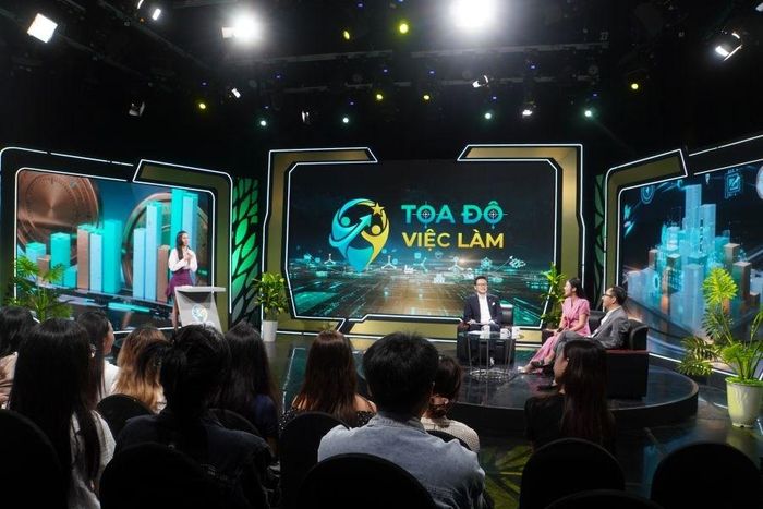 Chương trình phát sóng trực tiếp từ 16h đến 17h Chủ nhật hằng tuần trên VTV2 và VTVgo