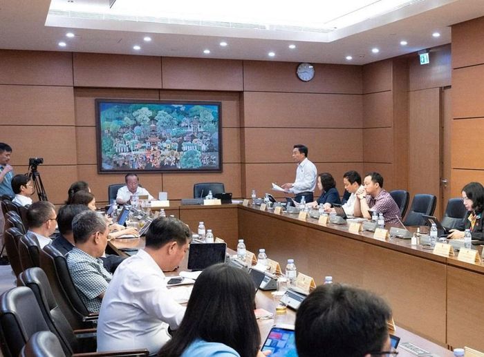 Phiên thảo luận tại Tổ 13 chiều 20.10. Ảnh: Quốc hội