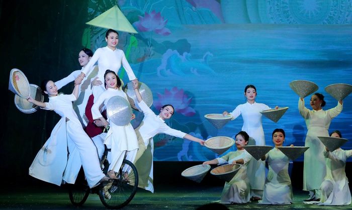 Chương trình tôn vinh những đóng góp, sự hy sinh thầm lặng và bản lĩnh, trí tuệ của người phụ nữ Việt Nam