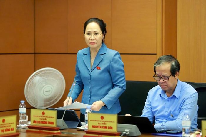 Bộ trưởng Bộ VHTT&DL Lâm Thị Phương Thanh đã đưa ra số liệu từ kết quả khảo sát sơ bộ gần đây của Bộ: hiện chỉ có khoảng 52% thiết chế văn hóa cơ sở đạt các tiêu chuẩn theo quy định. Ảnh: Quốc hội