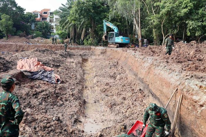 Lực lượng chức năng tiếp tục mở rộng diện tích khai quật tại khu B, công viên Lê Thị Riêng