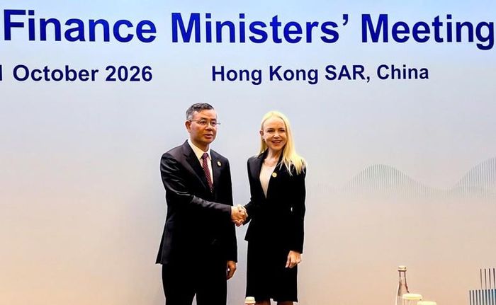 Bộ trưởng Bộ Tài chính Ngô Văn Tuấn và bà Erin Browne-Thứ trưởng Bộ Tài chính Hoa Kỳ phụ trách các vấn đề quốc tế tại buổi làm việc