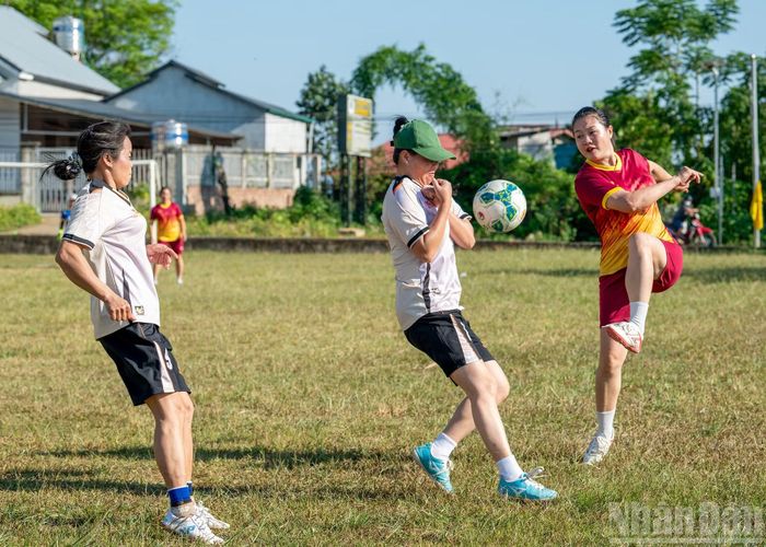 Mỗi người có tính cách, thế mạnh khác nhau nhưng khi tập luyện, thi đấu, họ luôn động viên, hỗ trợ, đoàn kết, cùng cố gắng vì màu áo mình đang mang.