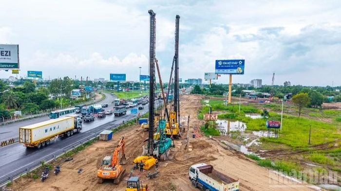 Với dự án PPP, cần đồng thời xác định phần vốn nhà nước tham gia, trách nhiệm của nhà đầu tư, khả năng huy động vốn và phương án tài chính cho toàn bộ lộ trình. (Ảnh: ĐỨC HƯƠNG)