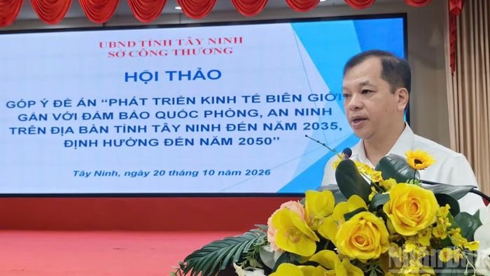 Đại diện Viện Nghiên cứu Chiến lược, Chính sách công thương thuộc Bộ Công thương đóng góp ý kiến cho đề án. (Ảnh: THANH PHONG)