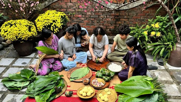 Nếp sinh hoạt và tình cảm gia đình, cộng đồng làm nên sức sống của văn hóa Việt. (Ảnh: NVCC)