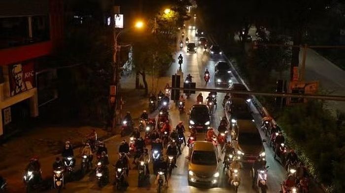 Môi trường ánh sáng yếu làm AI khó nhận diện.