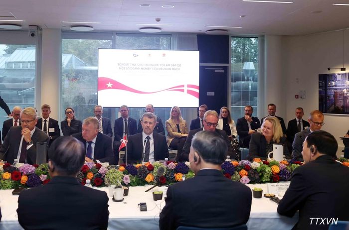  Tổng Bí thư, Chủ tịch nước Tô Lâm và Nhà Vua Đan Mạch Frederik X﻿ gặp gỡ lãnh đạo một số doanh nghiệp tiêu biểu của Đan Mạch. (Ảnh: TTXVN) 
