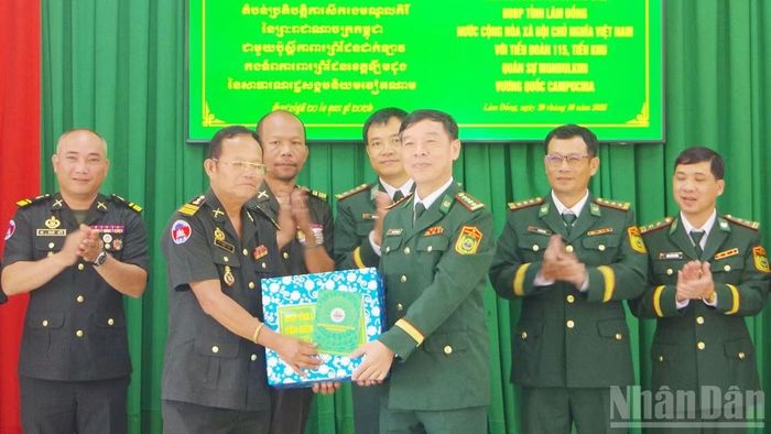 Lễ kết nghĩa là dấu mốc quan trọng, góp phần củng cố quan hệ đoàn kết, tin cậy và nâng cao hiệu quả phối hợp giữa hai đơn vị trên tuyến biên giới.