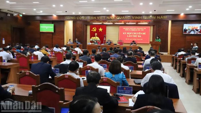 Quang cảnh kỳ họp. (Ảnh: CÔNG LÝ)