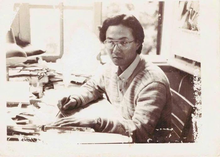 Nhà thơ, nhà báo Hồng Thanh Quang thời còn công tác tại Báo Quân đội nhân dân. Ảnh do nhân vật cung cấp
