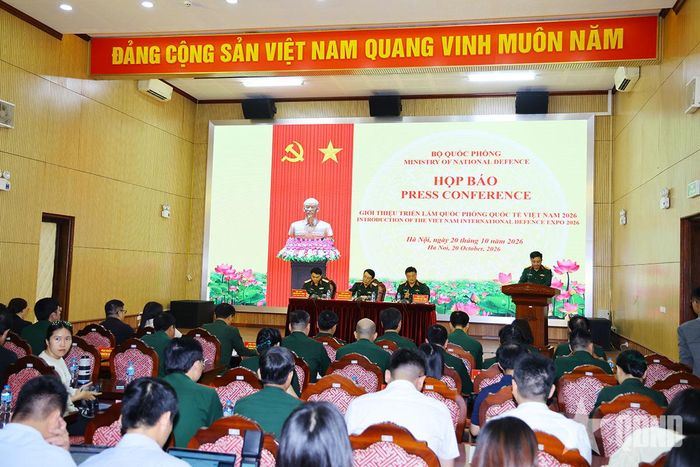 Quang cảnh họp báo.