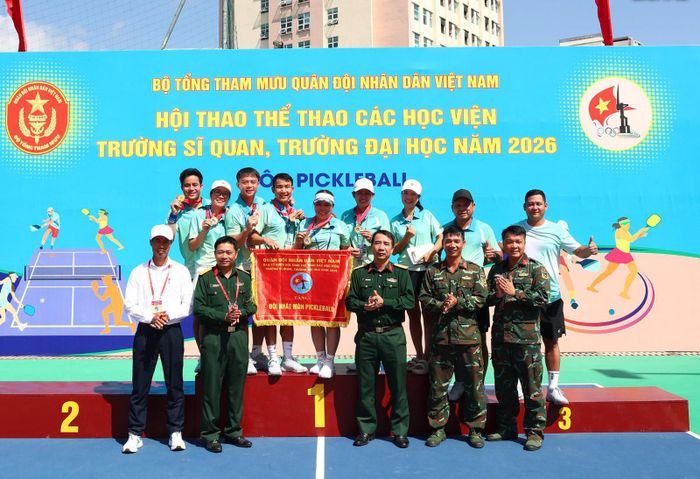  Đội Trường Sĩ quan Lục quân 1 giành ngôi nhất toàn đoàn môn pickleball.