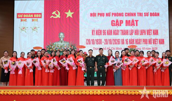  Gặp mặt kỷ niệm 96 năm Ngày thành lập Hội Liên hiệp Phụ nữ Việt Nam và 16 năm Ngày Phụ nữ Việt Nam.