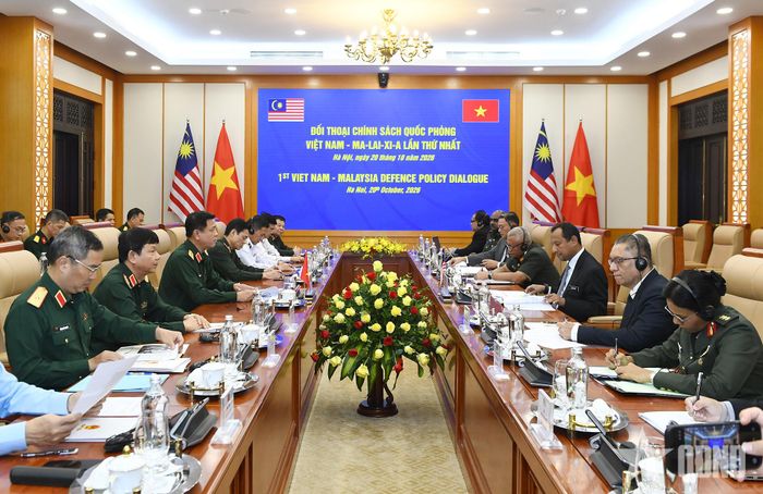 Quang cảnh đối thoại. Ảnh: TUẤN HUY 