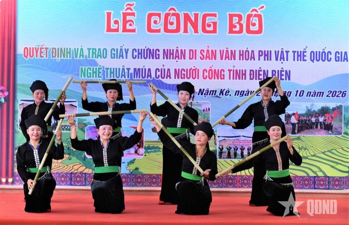 Các tiết mục múa tại buổi lễ. 