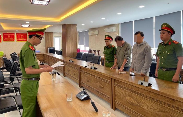 Cơ quan CSĐT Công an TP Đà Nẵng khởi tố 2 bị can là chủ các doanh nghiệp trên địa bàn có hành vi mua trái phép hóa đơn giá trị gia tăng.