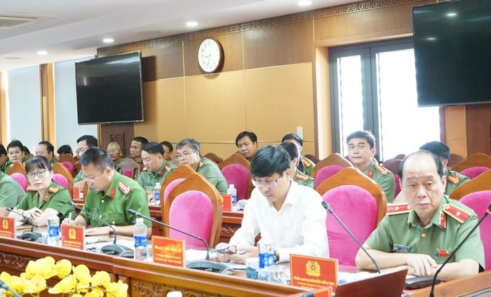 Các đại biểu tham dự hội nghị