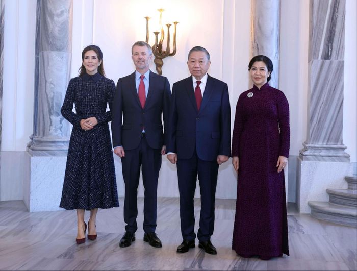 Trong chương trình thăm cấp Nhà nước Vương quốc Đan Mạch, chiều 19-10, tại thủ đô Copenhagen, Tổng Bí thư, Chủ tịch nước Tô Lâm và Phu nhân Ngô Phương Ly hội kiến Nhà vua Đan Mạch Frederik X và Hoàng hậu Mary. Ảnh: TTXVN