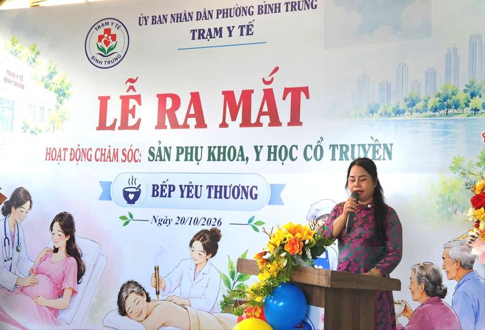  BS Nguyễn Hương Lan, Phó Giám đốc Trạm Y tế phường Bình Trưng chia sẻ tại lễ ra mắt phòng khám. 