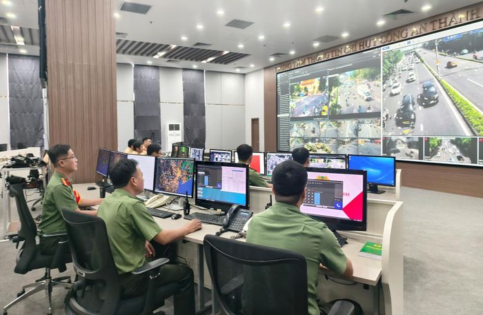  Trung tâm chỉ huy Công an TPHCM là đầu mối tiếp nhận, điều phối lực lượng. Ảnh: NGUYỄN TÂN 