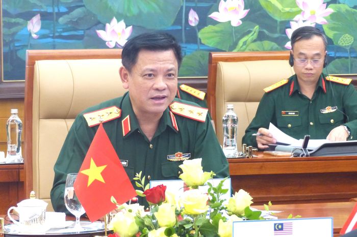  Thượng tướng Nguyễn Trường Thắng phát biểu tại đối thoại. Ảnh: TRẦN BÌNH 