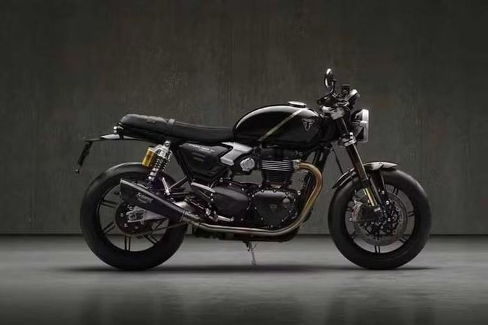 Theo thông tin, Triumph Speed Twin 1200 TFC có mức giá trong khoảng hơn 800 triệu đồng (đắt nagng ôtô hang C như Honda Cvic có giá từ 789 triệu đồng). Triumph Factory Custom (TFC) là phân nhánh đảm nhiệm các dự án xe độ chính hãng của Triumph Motorcycles.