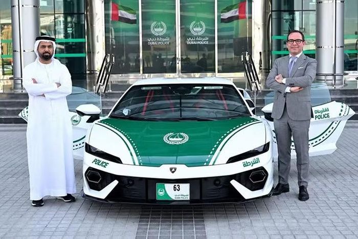 Chiếc siêu xe Lamborghini Temerario này đóng vai trò để cảnh sát du lịch tiếp xúc trực tiếp với công chúng. Bên cạnh hiệu năng vượt trội, chiếc xe còn nhằm mục đích tăng cường sự hiện diện của cảnh sát trên khắp thành phố và khuyến khích sự tương tác tích cực với người dân và du khách.