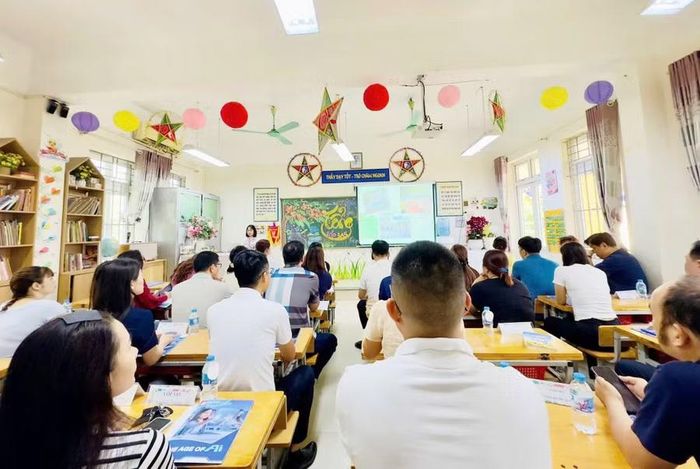 Một buổi họp phụ huynh của Trường tiểu học Yên Nghĩa (Hà Nội). Ảnh: Đình Tuệ