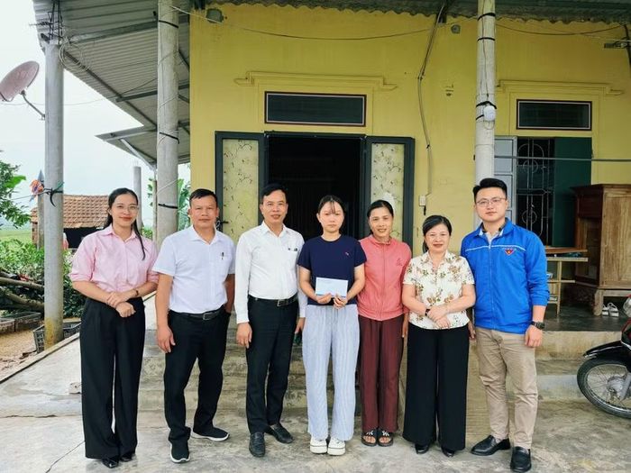 Quỹ “Giúp bạn đến trường” lan tỏa tinh thần tương thân tương ái, vun đắp môi trường học đường giàu tình yêu thương.