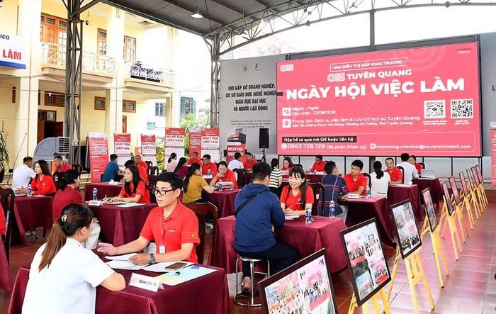 Người lao động được tư vấn, giới thiệu việc làm.